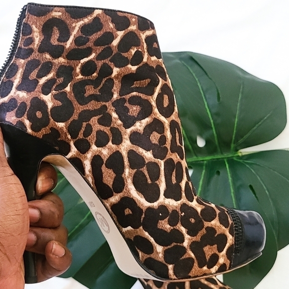 Michael Michael Kors animal print booties mob Wife - Picture 7 of 16